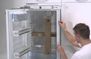 Установка встраиваемого холодильника в Симферополе